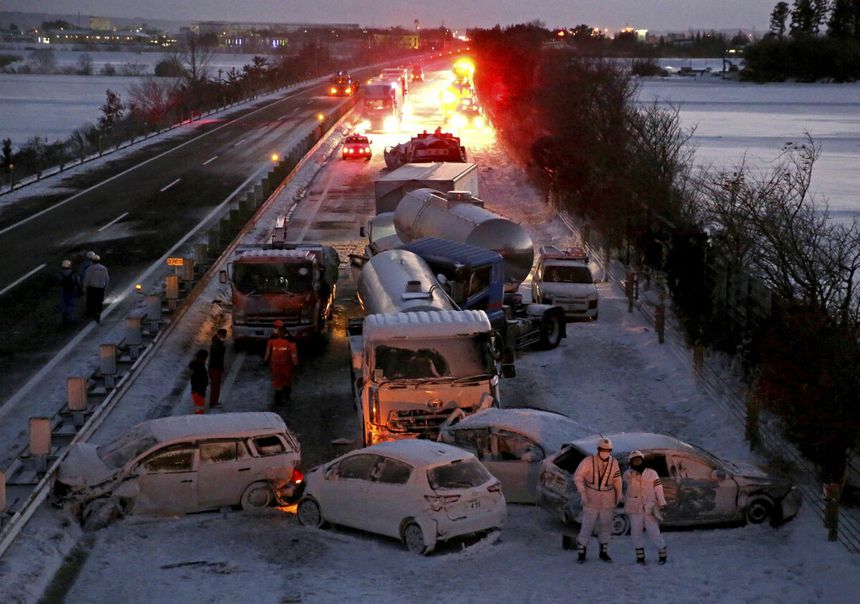 karambol na autostradzie w Japonii