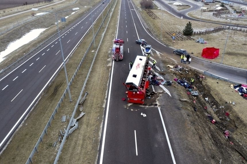wypadek autokaru na A4