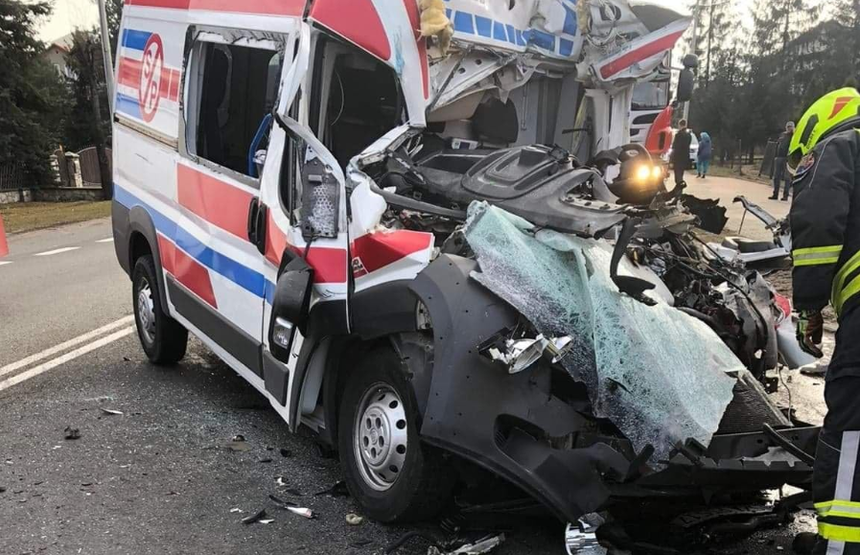 Wypadek karetki w Zawierciu 