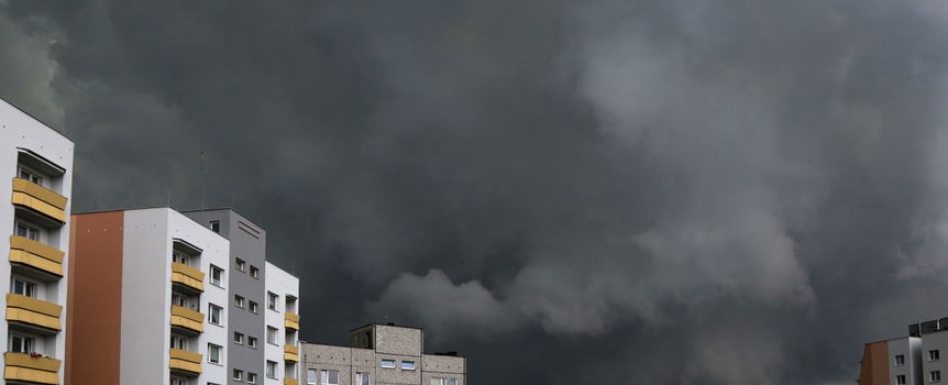 Pogoda. Burze dziś w Polsce. Wiry niżowe nadciągają