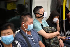 epidemia, mieszkańcy w maskach