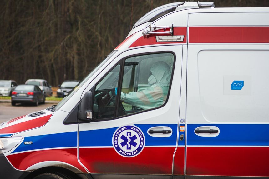 80-latek z udarem spędził w karetce 7 godzin