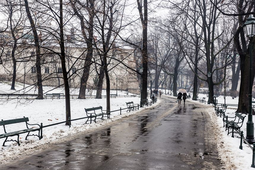 IMGW: w czwartek będzie zimno. Spadnie temperatura i deszcz ze śniegiem