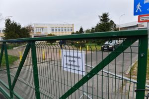 Police. Koronawirus w szkole i internacie? Są nowe informacje o stanie zdrowia uczennic