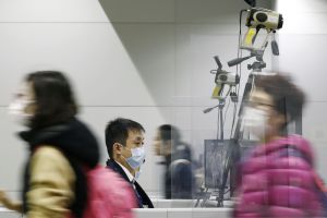 Koronawirus wydostał się z Azji. Liczba ofiar w Chinach rośnie. Czy grozi nam epidemia?