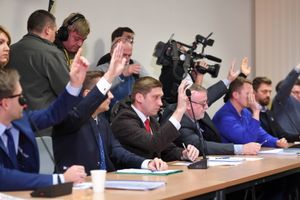 Artur W. burmistrz Włoch odwołany. Do radnych wnioskował Rafał Trzaskowski