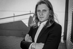 Piotr Woźniak-Starak pogrzeb. Sanepid: nie ma zgody na pochówek w Fuledzie na Mazurach