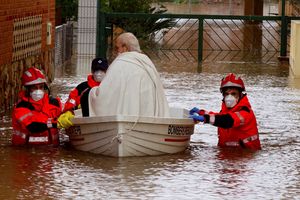 Hiszpania. Walczą z powodziami i koronawirusem jednocześnie