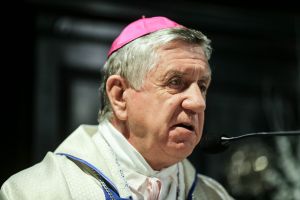 Koronawirus w Polsce. Abp Dzięga zachęca do wizyt w kościele