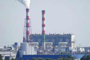 Awaria elektrowni Energa w Ostrołęce. Olej turbinowy wyciekł do Narwi