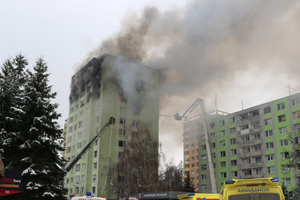 Wybuch gazu w 12-piętrowym bloku na Słowacji. Mężczyzna wyskoczył z płonącego budynku