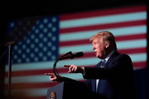 Iran po śmierci generała Suljemaniego odpowiada Trumpowi: to terrorysta w garniturze