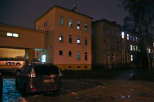 Koronawirus. Kwarantanna po polsku. Polacy z Wuhan leżą na ogólnodostępnym oddziale