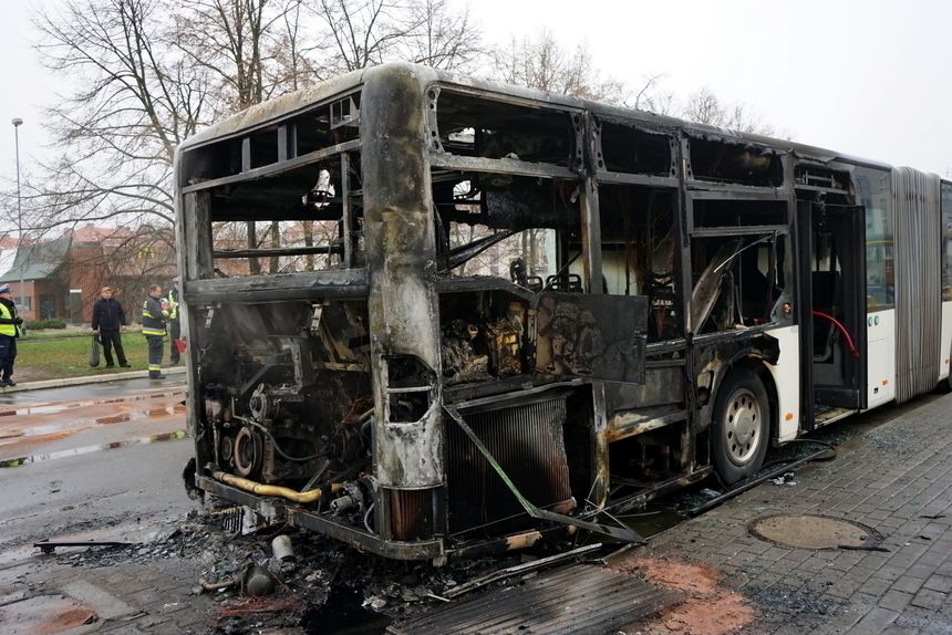 Pożar miejskiego autobusu w Szczecinie