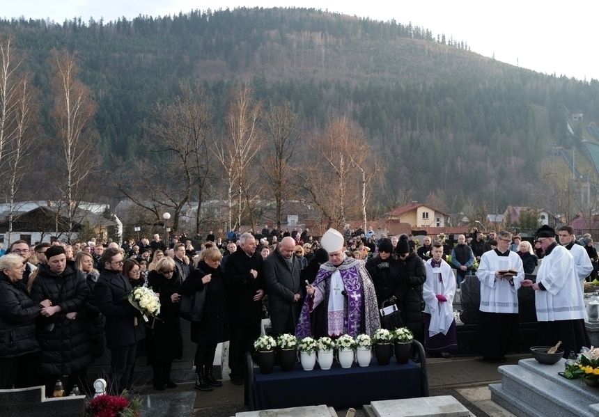 Pogrzeb w Szczyrku. Poruszające słowa podczas pożegnania rodziny Kaimów