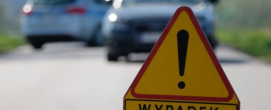 Piotrków Trybunalski. Bus dachował na S8 w kierunku Warszawy. 2 osoby nie żyją