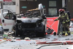 Warszawa. Wybuch samochodu na Bemowie. Nie żyje co najmniej jedna osoba