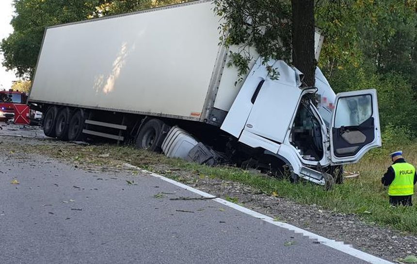 Wypadek na dk 19 na trasie Bielsk Podlaski - Białystok. Po czołowym zderzeniu nie żyją kierowcy