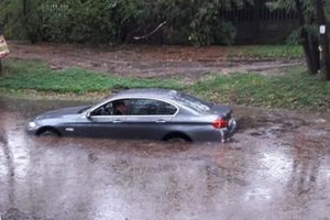 Burza nad Łodzią 9 września. Zalane ulice, połamane drzewa [WIDEO]