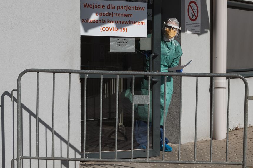 Kiedy epidemia się skończy? Wirusolog mówi o szczycie zakażeń i wygaszaniu epidemii
