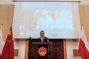 Koronawirus. Ambasador Chin w Polsce: Szczyt epidemii wirusa z Wuhan dopiero przed nami