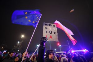 protest w obronie sądów 