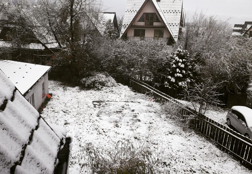 Atak zimy na południu Polski. „Pierwszy śnieg tej jesieni” [ZDJĘCIA]