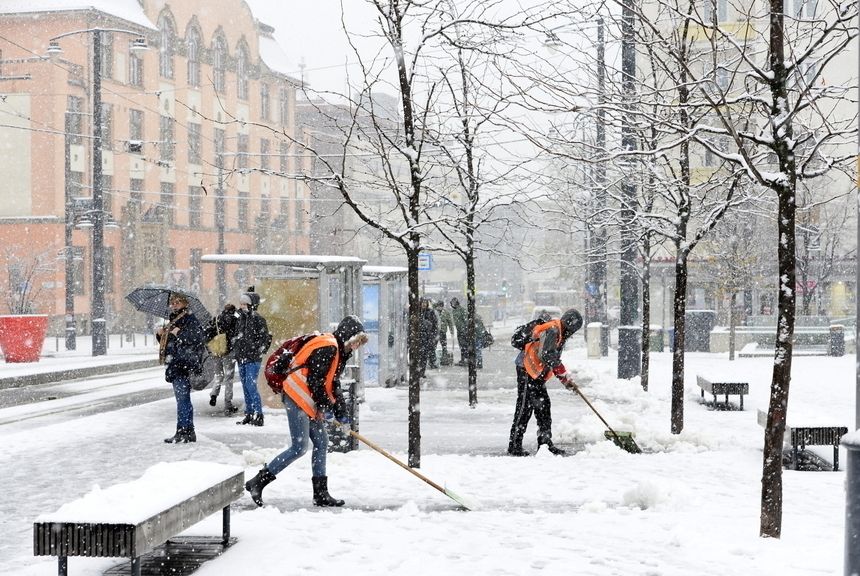 Pogoda. Zima atakuje na Węgrzech. Budapeszt sparaliżowany po śnieżycy