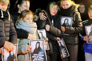 Julia, narzeczona zmarłego Adama C. z Konina