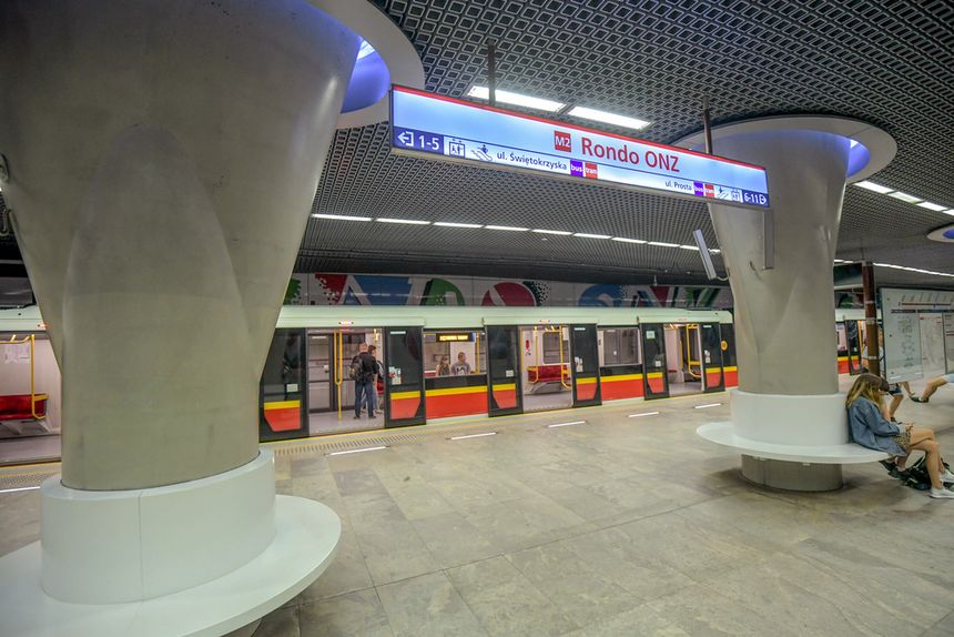 Wypadek w warszawskim metrze