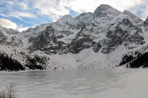 Pogoda. Zakopane i Tatry skute lodem. TOPR i TPN ostrzegają