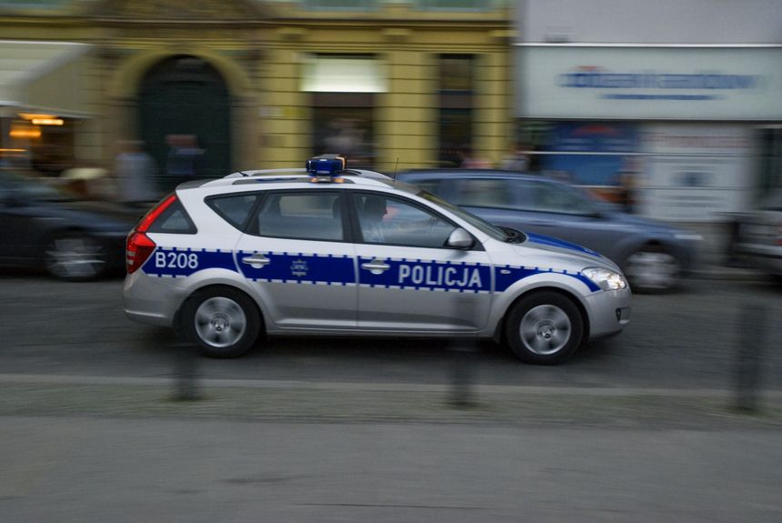 Wypadek na Zaporoskiej we Wrocławiu. Zatrzymano 37-latka podejrzanego o staranowanie przystanku