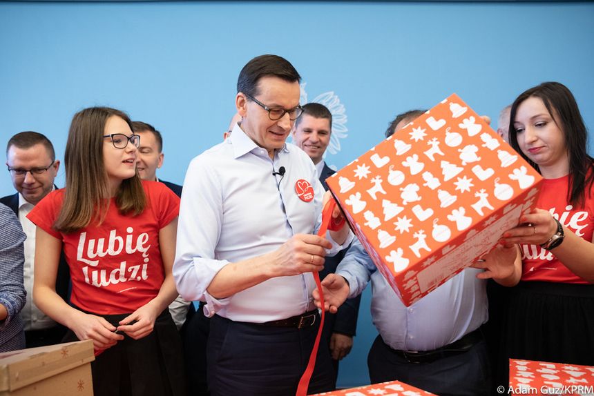 Szlachetna Paczka 2019. Mateusz Morawiecki przygotował prezenty dla rodziny z Warszawy