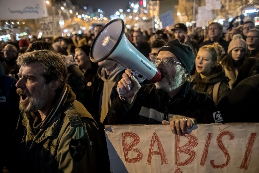 Czechy. Tysiące ludzi protestowało przeciwko premierowi Andriejowi Babiszowi|undefined