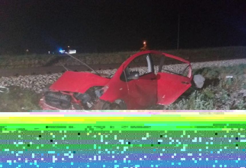 Wola Kuczkowska. Pociąg rozszarpał auto na części.Nie żyje 28-latka