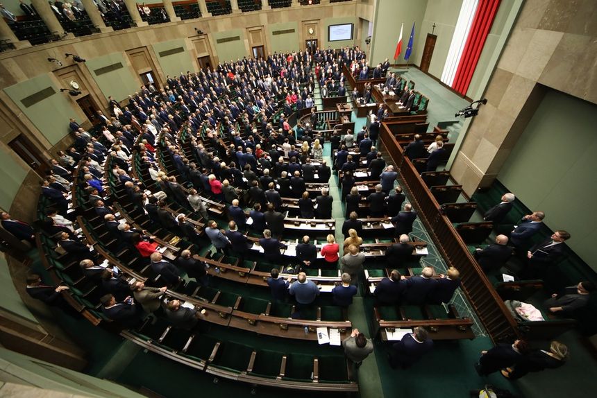 Sondaż Estymator: PiS liderem, w Sejmie pięć ugrupowań|undefined