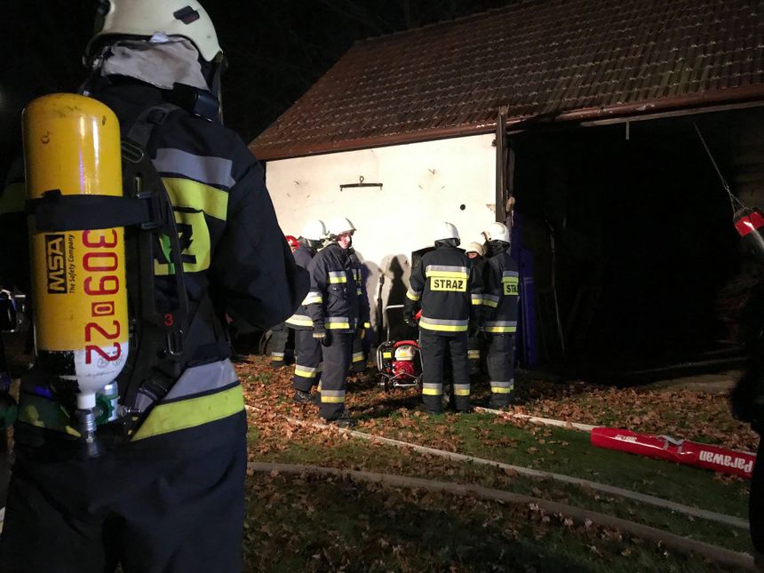 Opolskie. Tragiczny pożar stodoły. W pogorzelisku znaleziono ciało mężczyzny|undefined