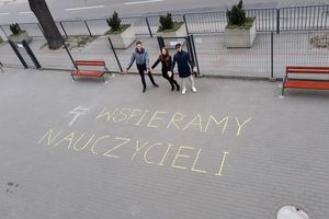 VI LO im. Wacława Sierpińskiego w Gdyni (na zdjęciu od lewej Jakub, Maja, Igor)