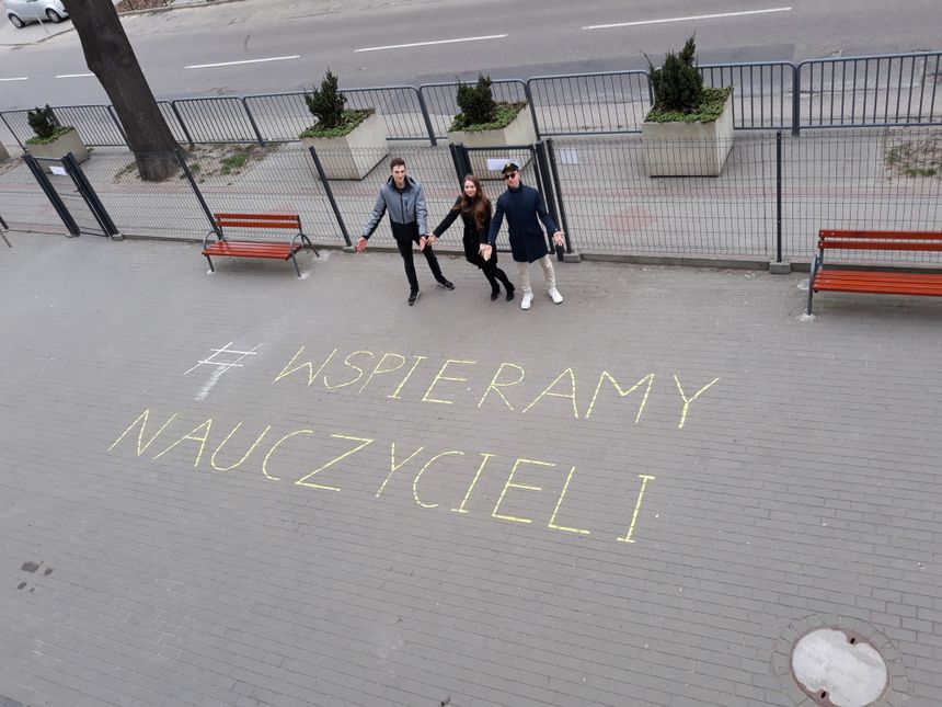 VI LO im. Wacława Sierpińskiego w Gdyni (na zdjęciu od lewej Jakub, Maja, Igor)