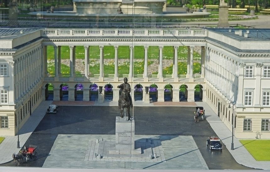 Pałac Saski. Prezydent Duda zapowiada jego odbudowę w Warszawie|undefined