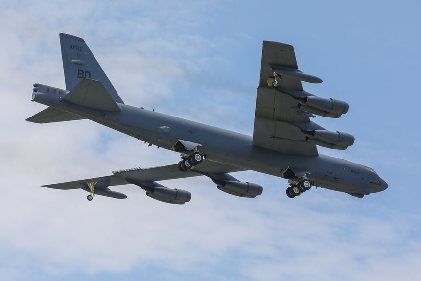 Iran. Amerykańskie bombowce B-52 wylądowały w Katarze