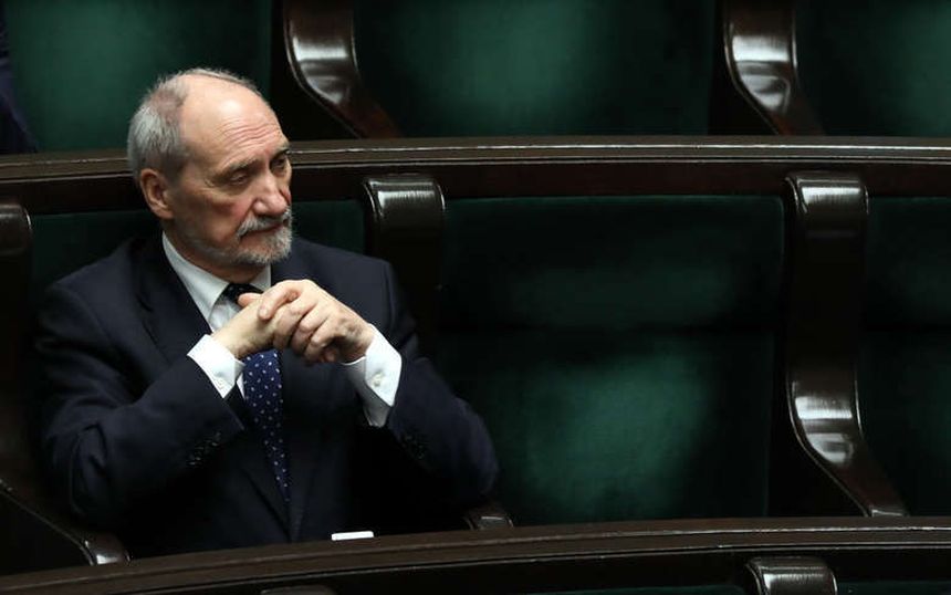 Macierewicz|undefined