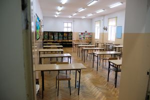 Warszawa. Szkoły skracają i odwołują lekcje przez pogodę i upał