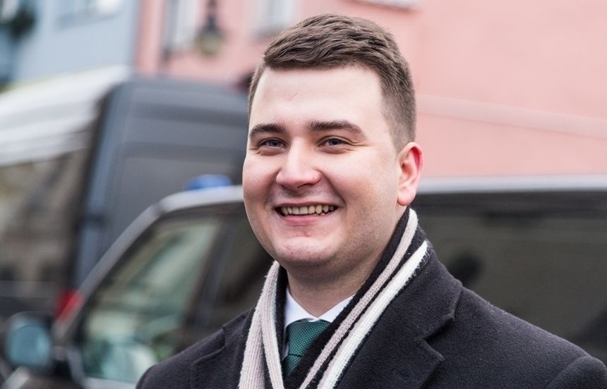 Bartłomiej Misiewicz przemówił. Były rzecznik MON i ulubieniec Macierewicza na wolności