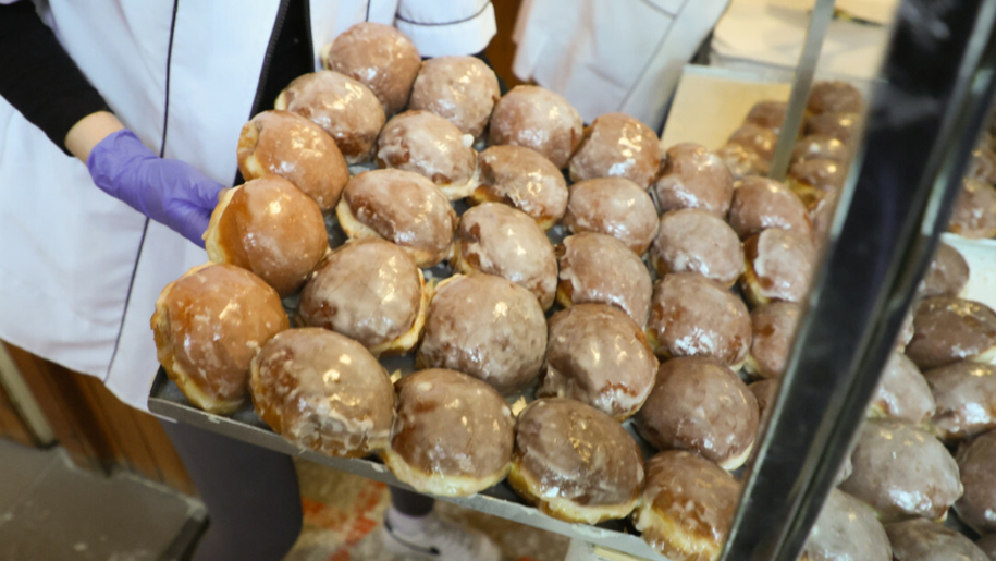 pączki, Cukiernia 