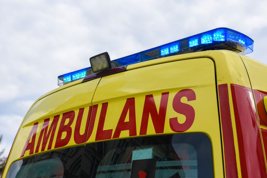 Wielkopolska. Tragiczny wypadek na drodze wojewódzkiej. Nie żyją dwie osoby|undefined
