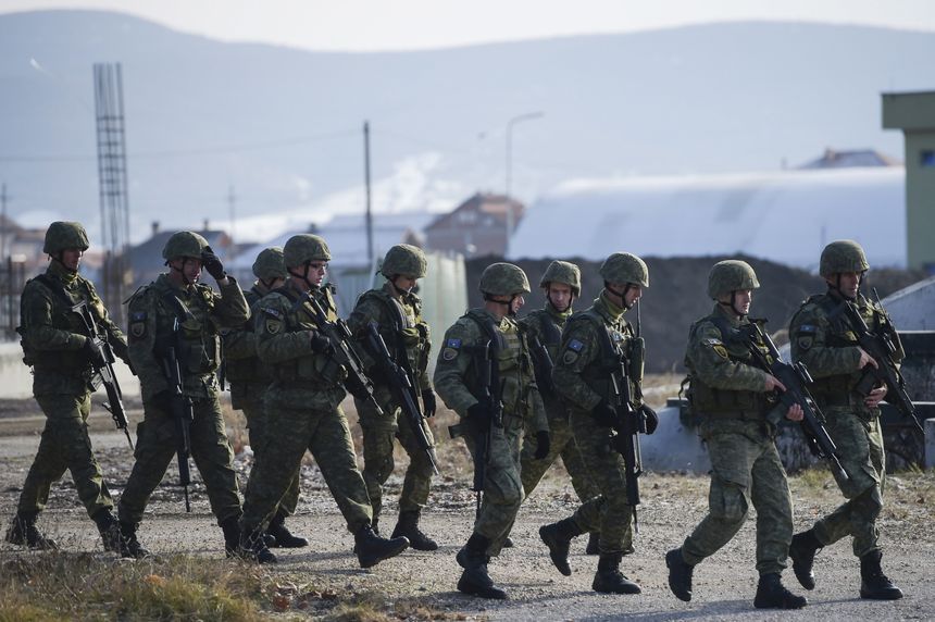 Kosowo utworzyło własną armię. Serbia i NATO krytykuje|undefined