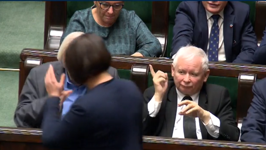 Polityka. Prezes PiS Jarosław Kaczyński groził palcem swojej posłance Annie Siarkowskiej|undefined