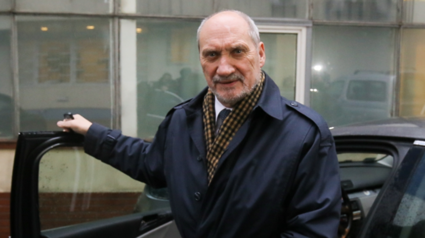 Macierewicz|undefined