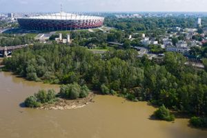 Fala kulminacyjna minęła Warszawę. Wisła wysoka, odpłynęły hulajnogi